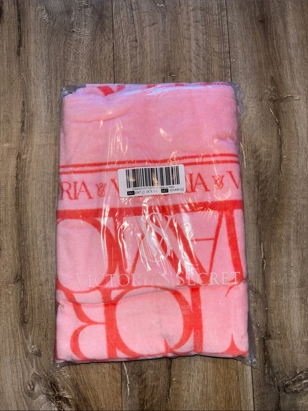 Victoria’s Secret Mesh Tote Bag & Beach Towel Set